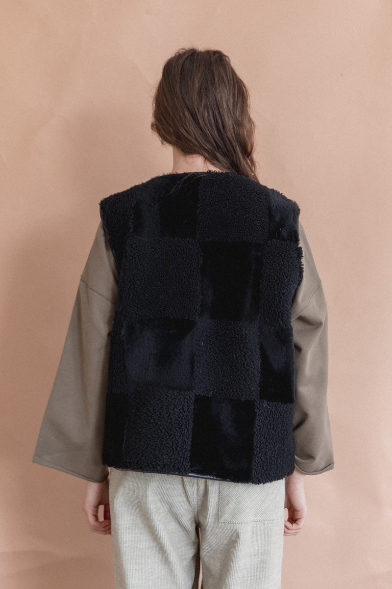 ELLA VEST IN BLACK CHECK SHEEPSKIN