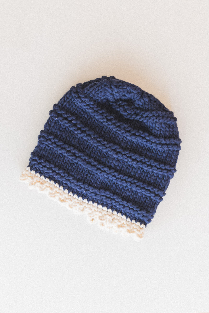 SUUS HANDKNIT HAT IN NAVY