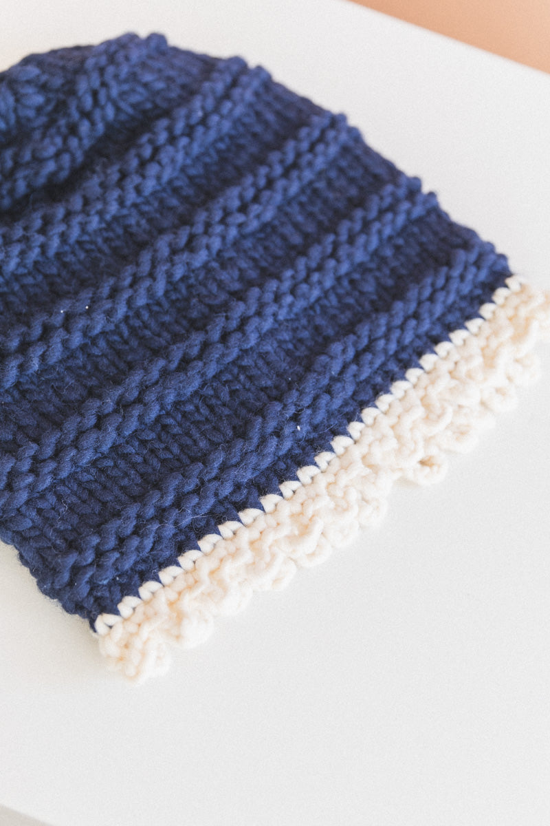 SUUS HANDKNIT HAT IN NAVY