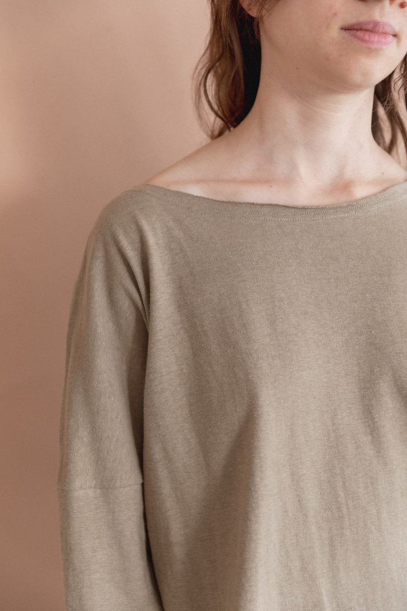 LONG SLEEVE BOX TOP IN DARK OLIVE