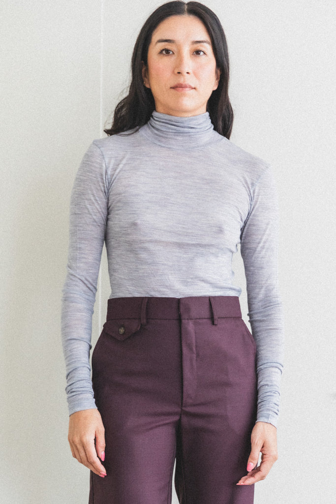 SUPER SOFT WOOL SHEER JERSEY TURTLENECK IN TOP GREY