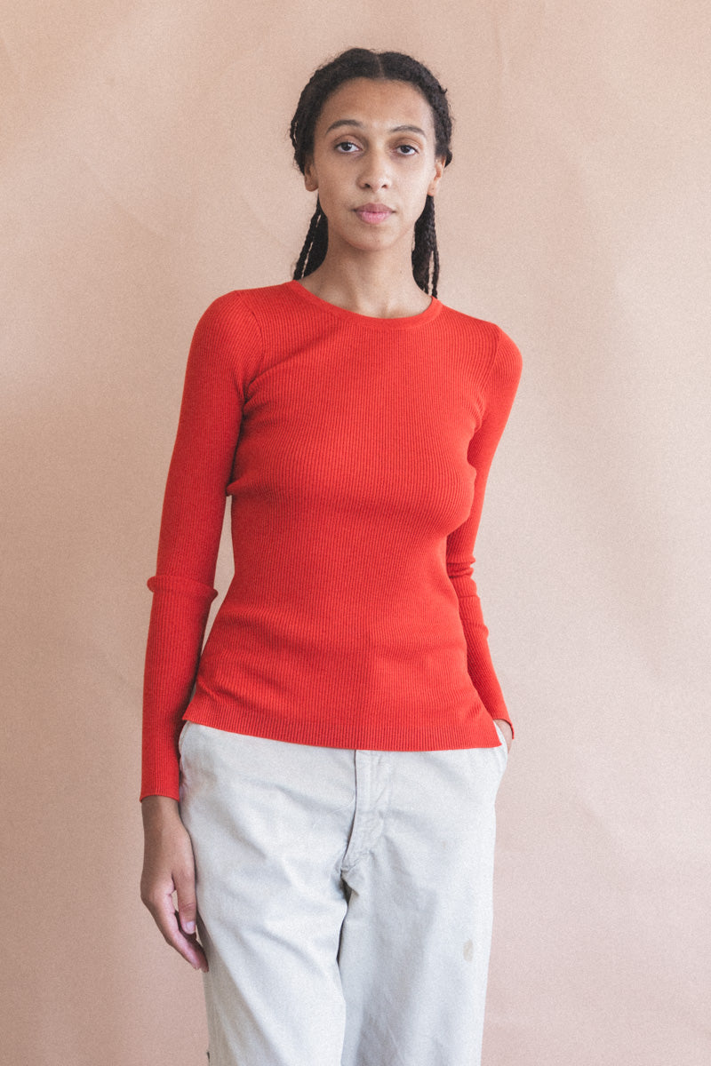 SUPER FINE WOOL HIGH GAUGE RIB KNIT PULLOVER IN RED