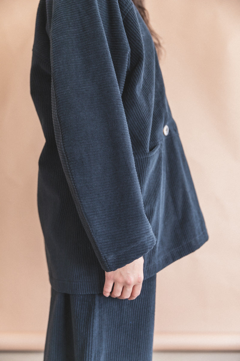 GEOMETRIC JACKET IN DARK GRAY CORDUROY