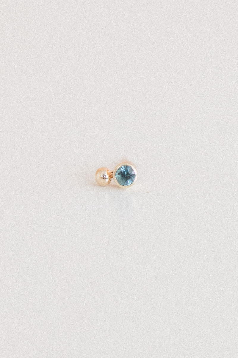 COVE EARRING WITH A TEAL SAPPHIRE