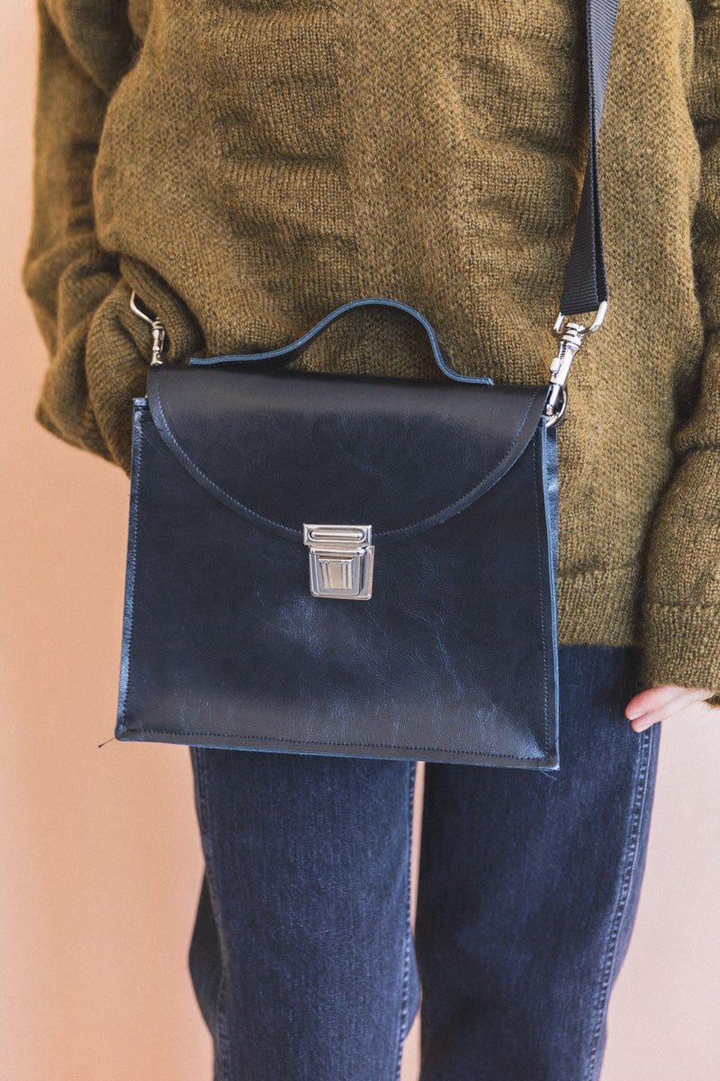 CROOKED BAG IN BLACK LEATHER