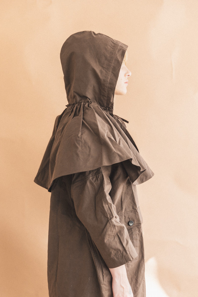 HOODED CAPE IN BRACKEN BRITISH DRY OILSKIN