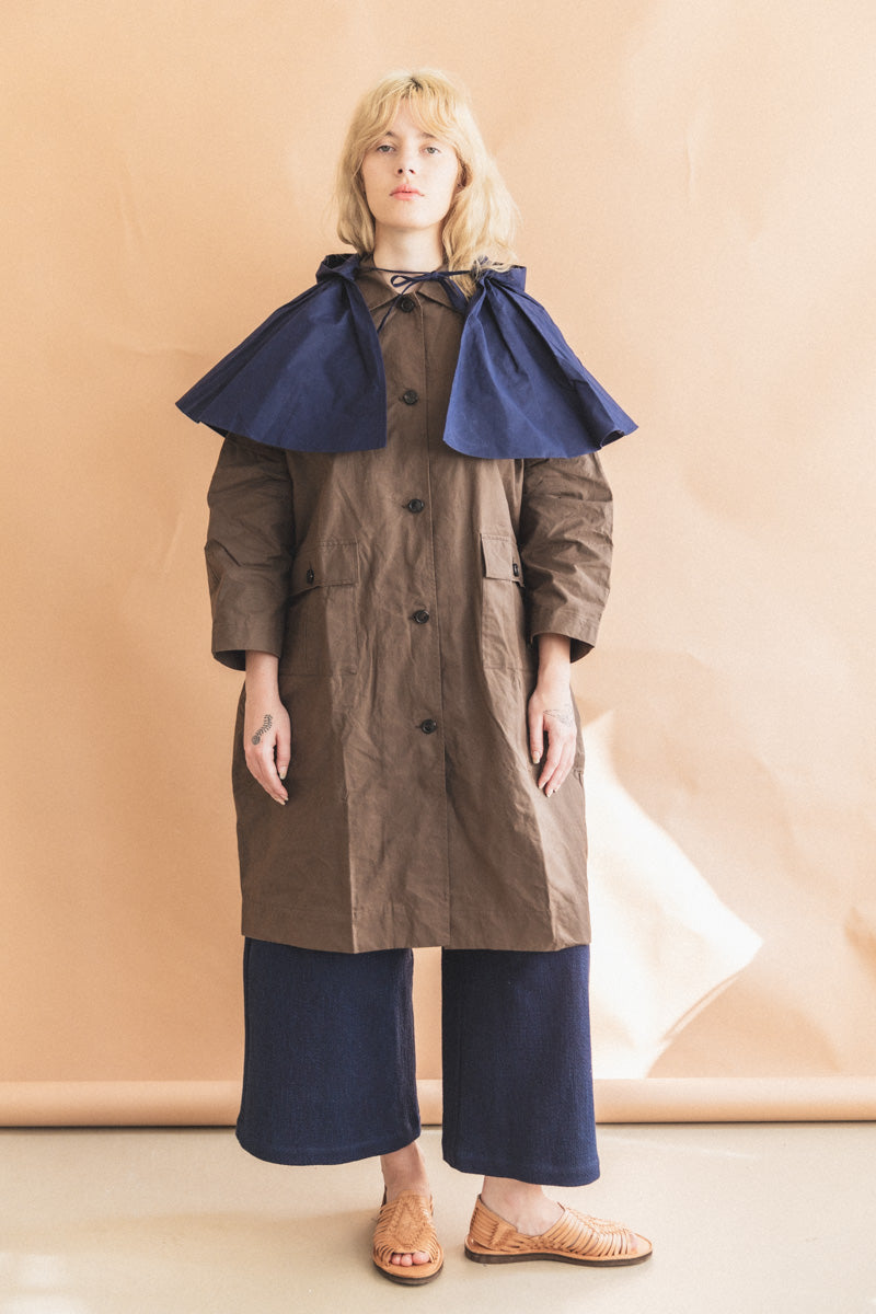 HOODED CAPE IN DARK NAVY BRITISH DRY OILSKIN