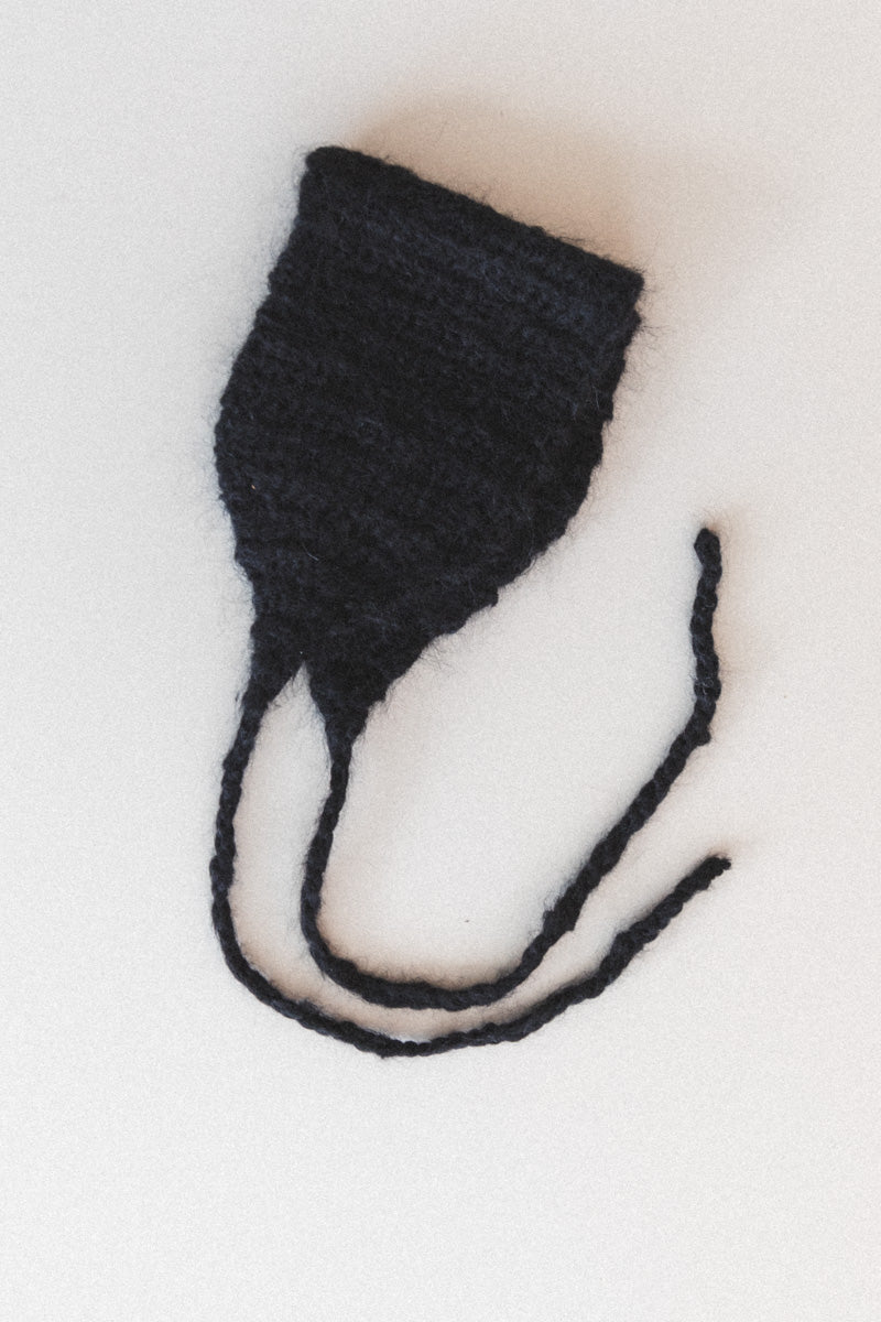 EAR WARMER IN BLACK MOHAIR