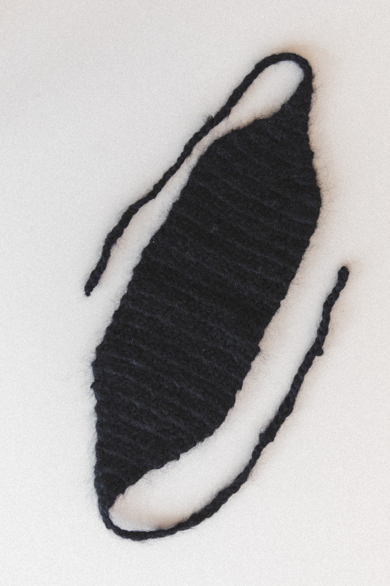 EAR WARMER IN BLACK MOHAIR