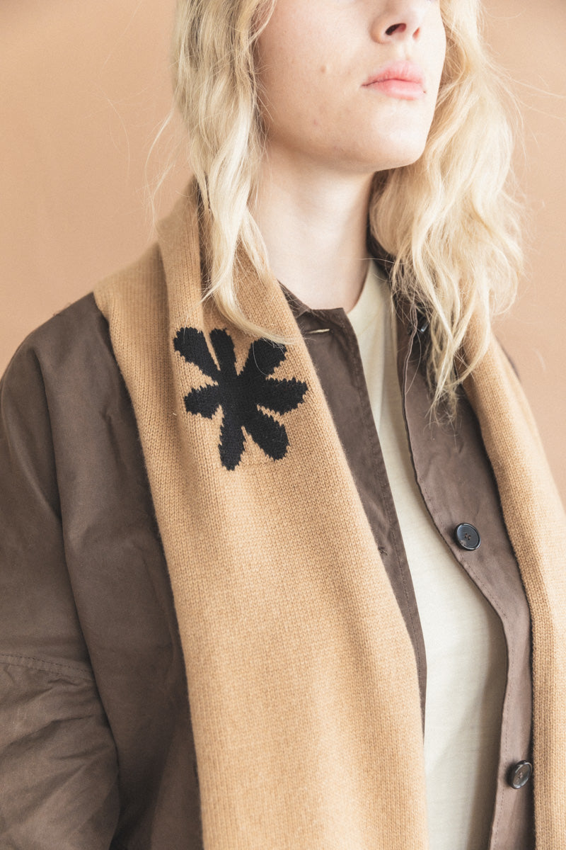 FLOWER SCARF IN SAND