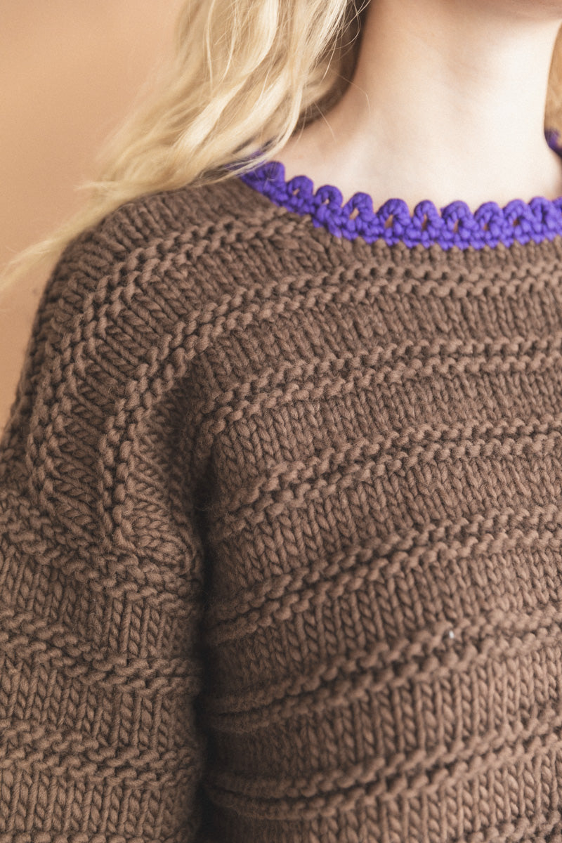 RENS HANDKNIT SWEATER IN BROWN