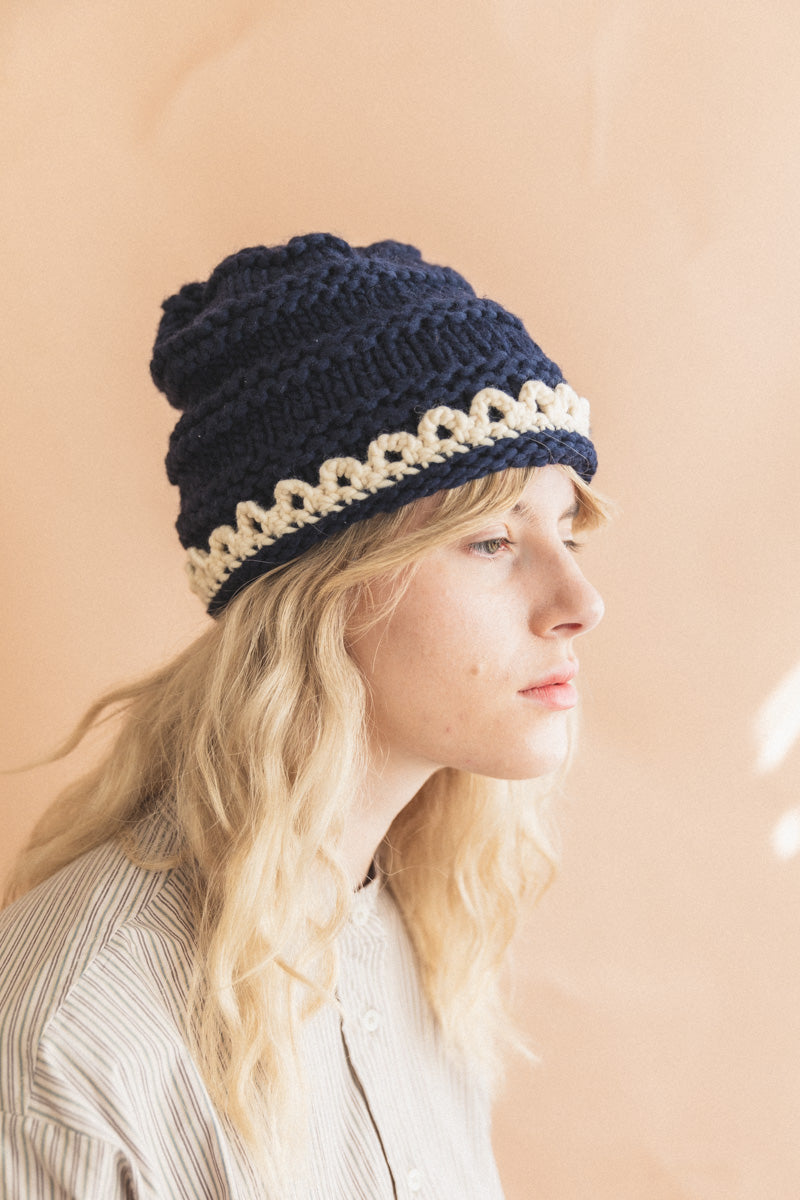 SUUS HANDKNIT HAT IN NAVY