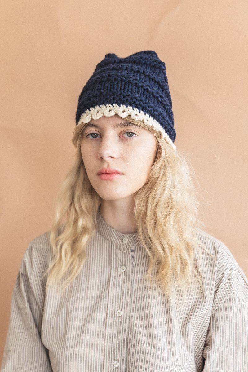 SUUS HANDKNIT HAT IN NAVY