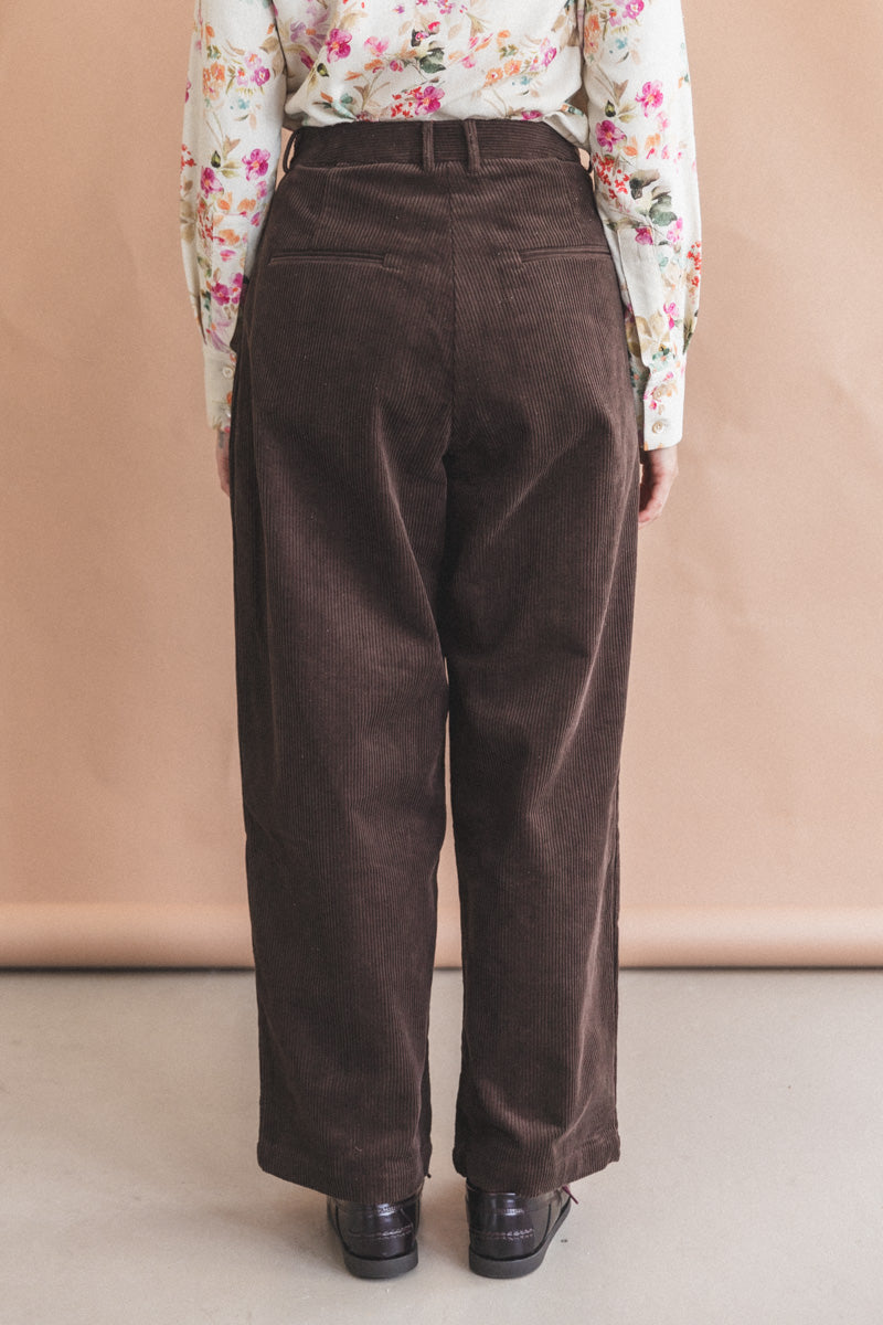 INTERIM CORDUROY PANTS IN DARK BROWN