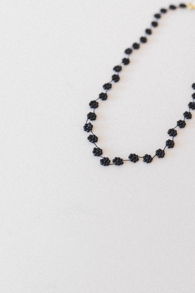 FIORI NECKLACE IN BLACK