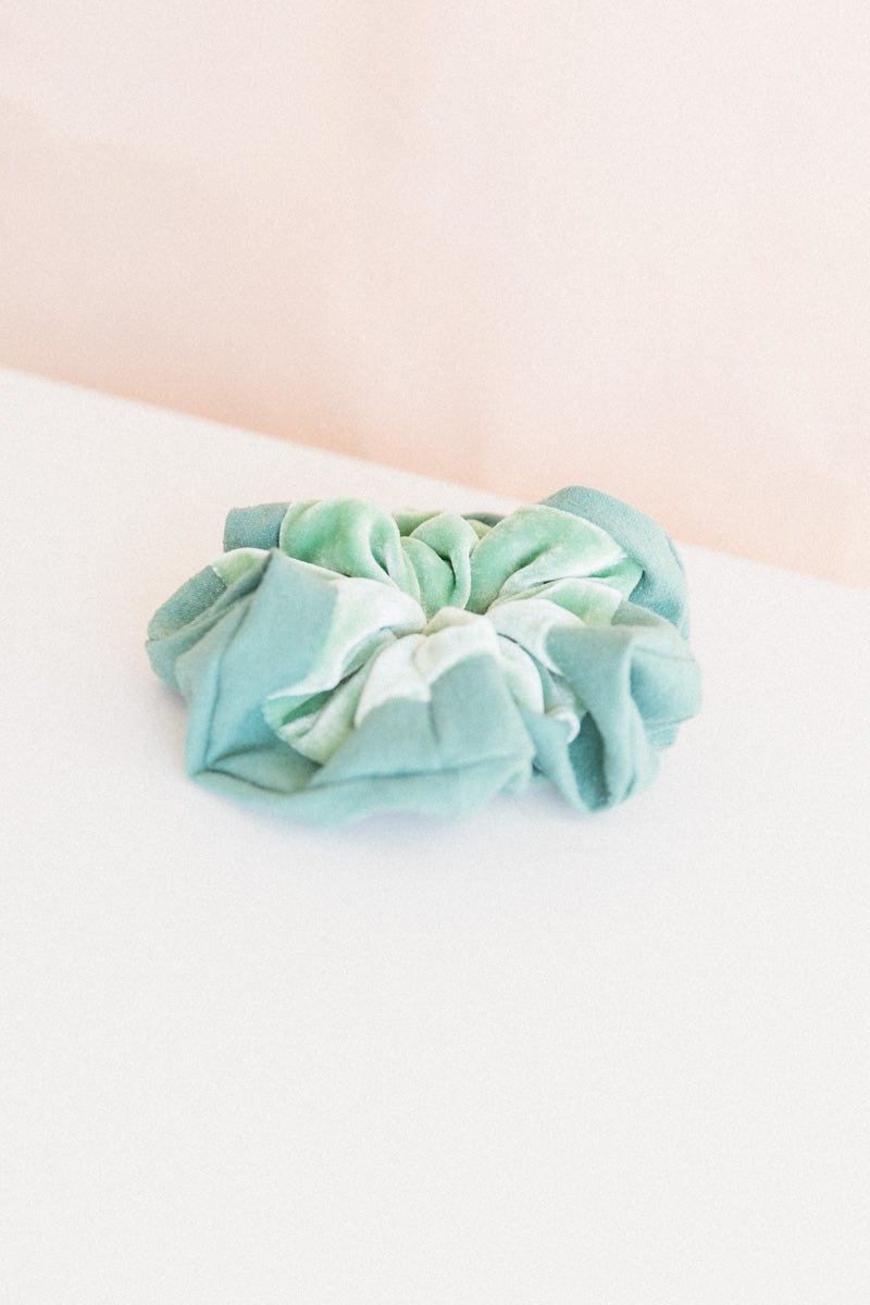 LARGE GREEN SILK VELVET SCRUNCHIE