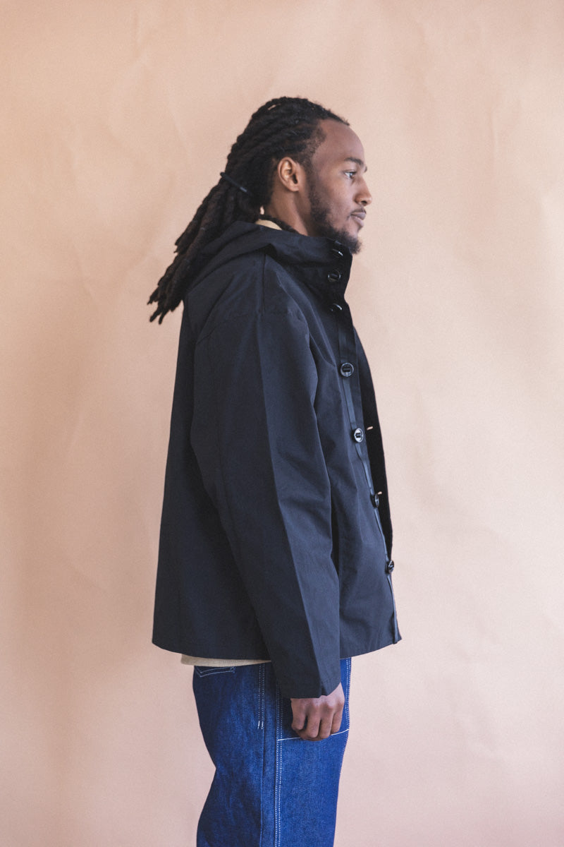 R17Y3 MASTER SHIELD JACKET IN BLACK