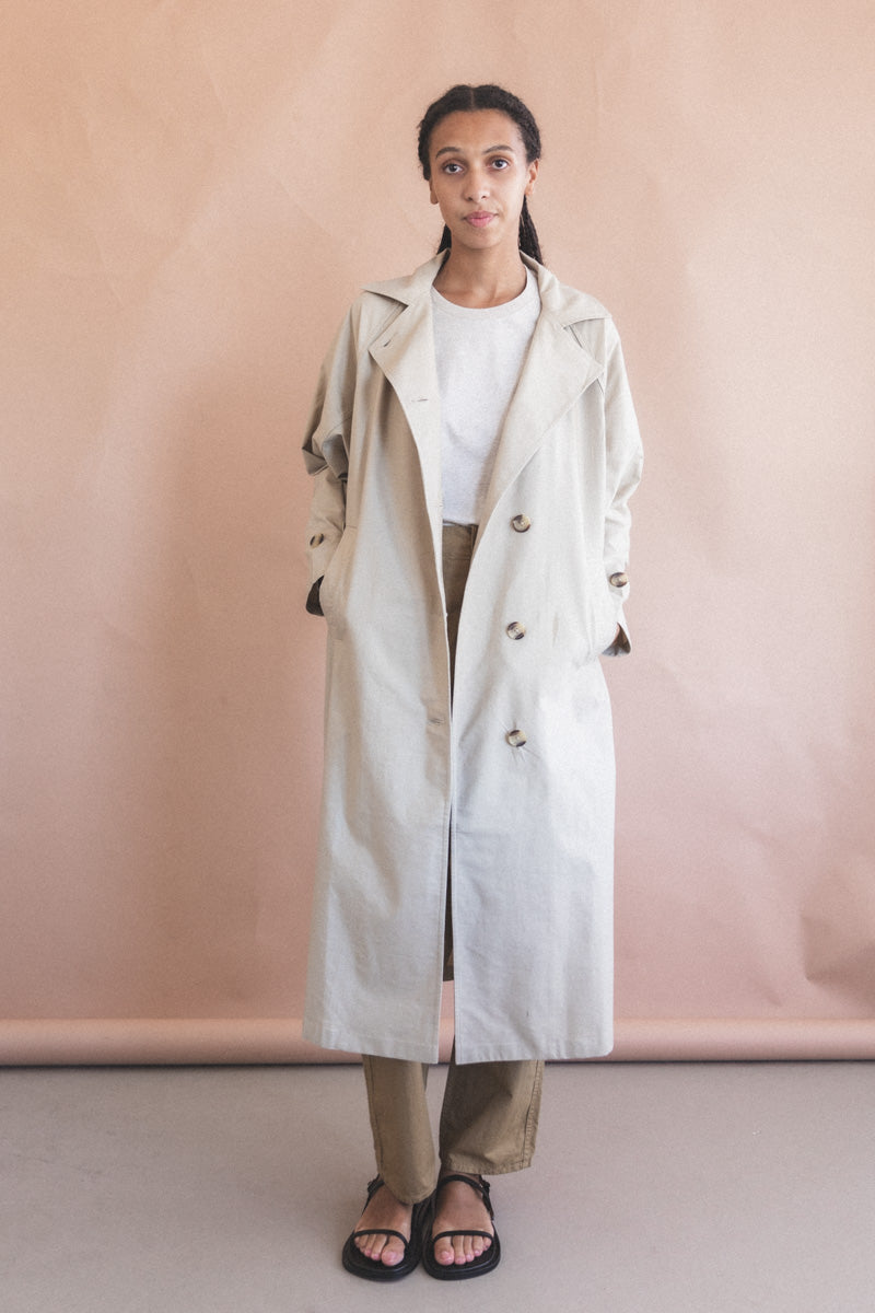 SEAMED TRENCH IN TAUPE