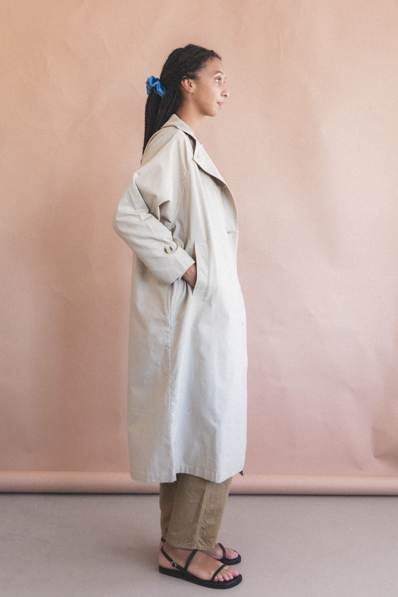 SEAMED TRENCH IN TAUPE