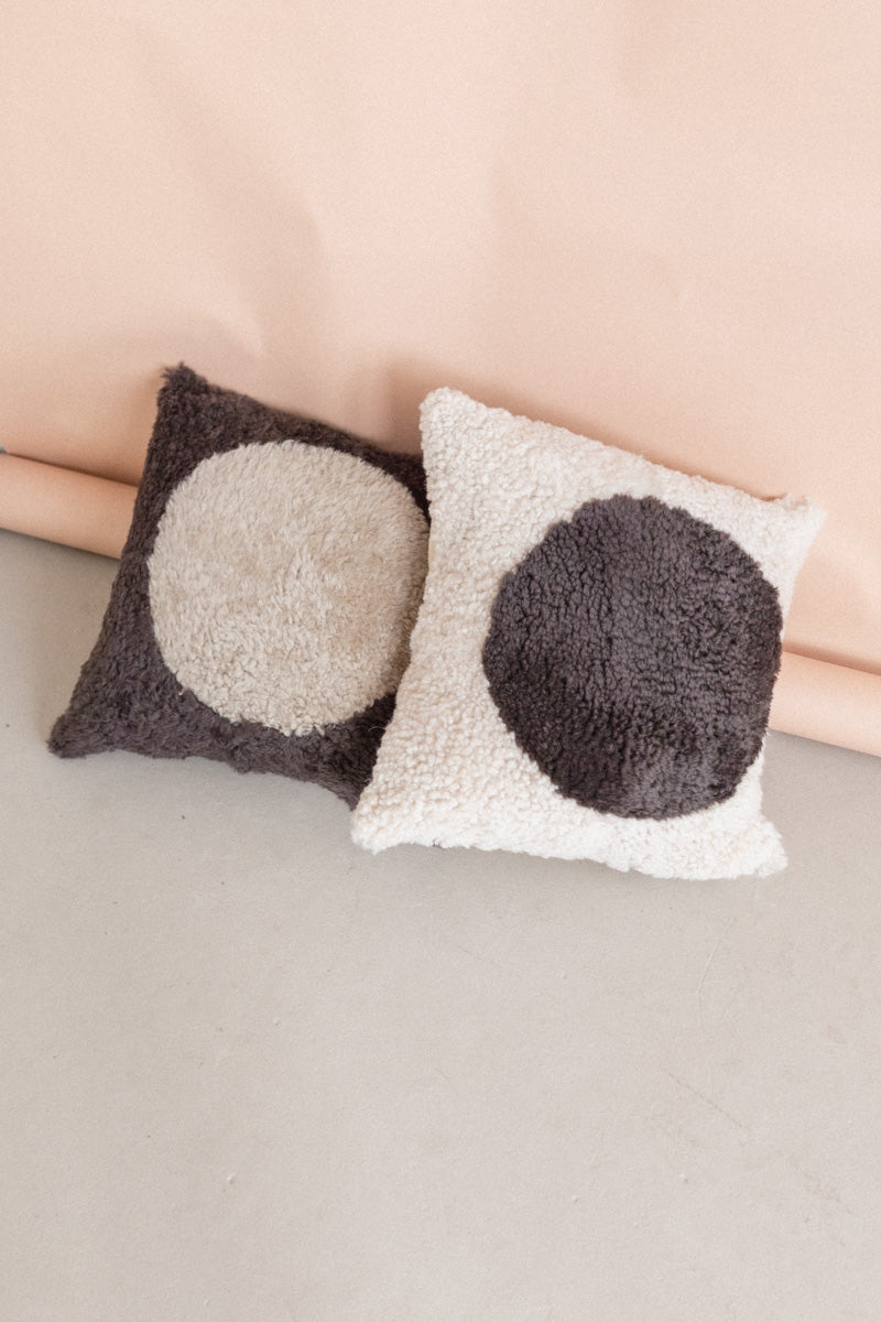 MOON SHEARLING PILLOW IN CLASSIC