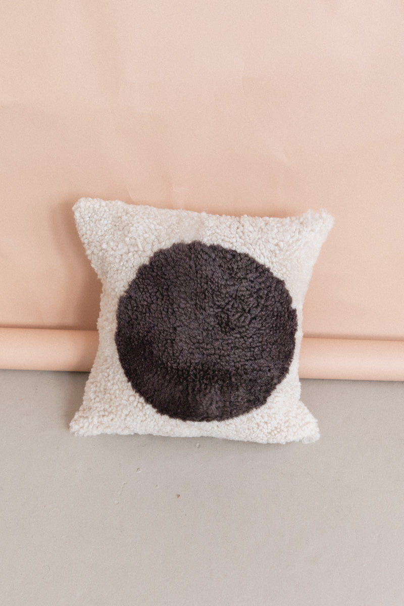 MOON SHEARLING PILLOW IN CLASSIC