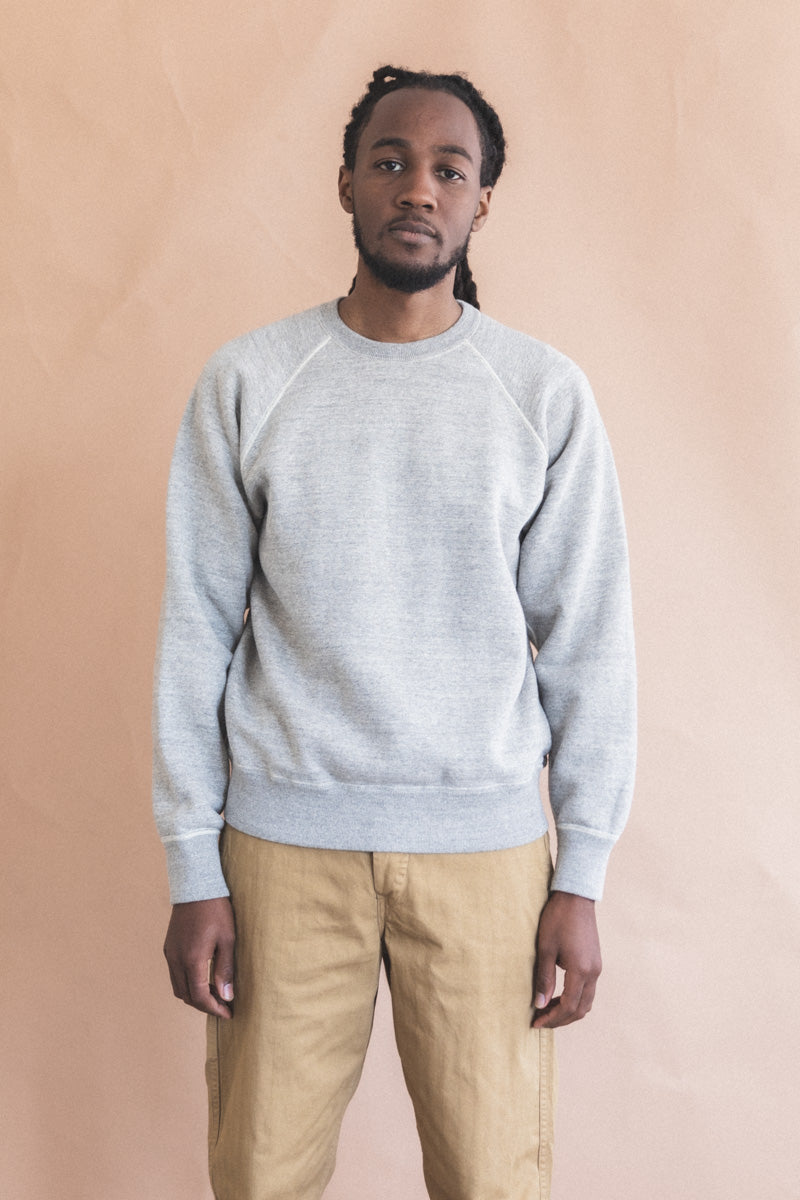 LOOP WHEEL CREW NECK SWEATSHIRT IN HEATHER GREY