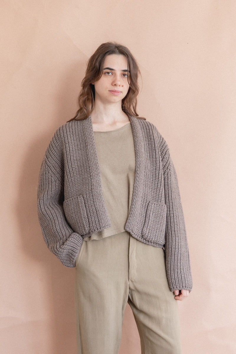 KNITTED WOOL BOJ CARDIGAN IN CUB