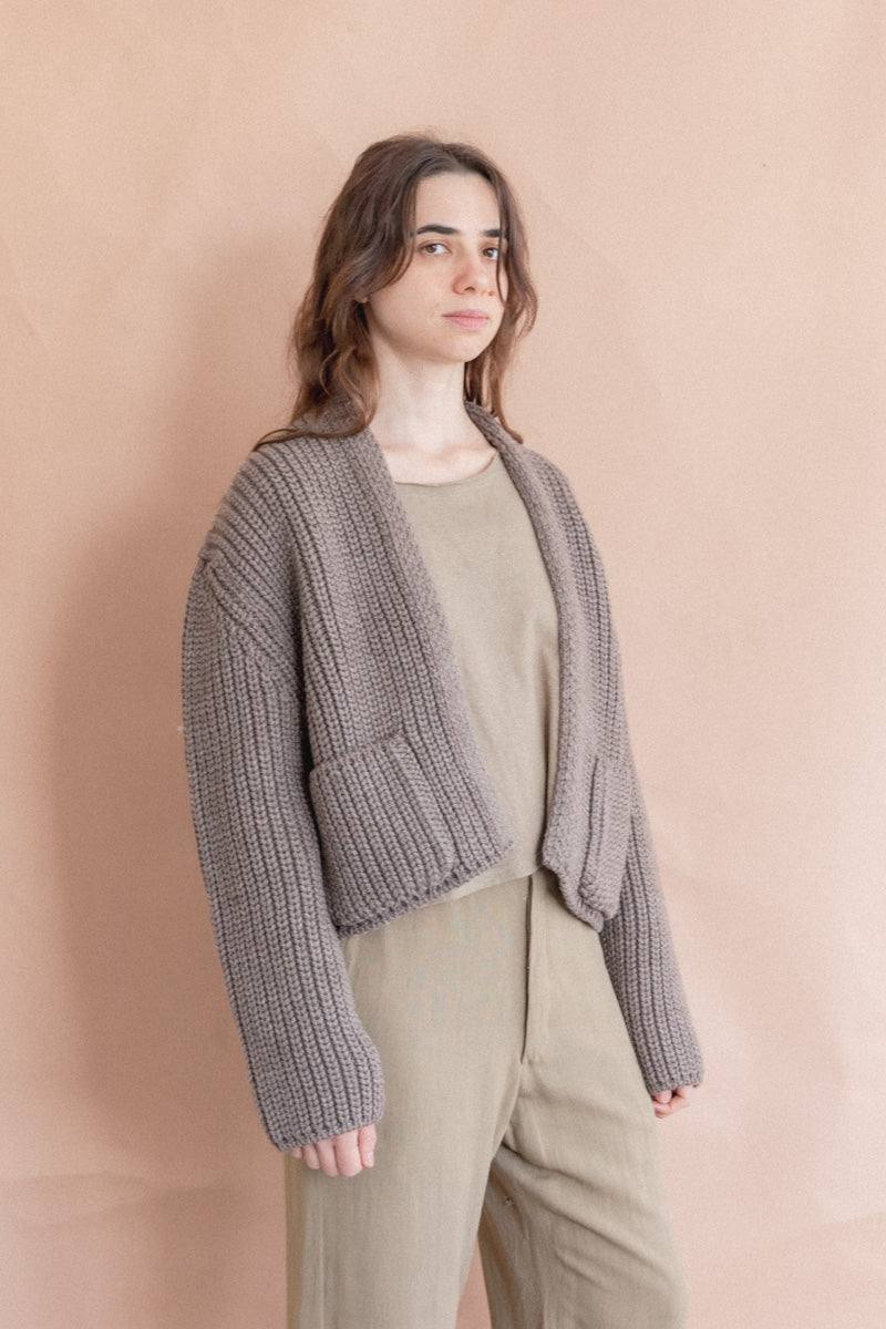 KNITTED WOOL BOJ CARDIGAN IN CUB