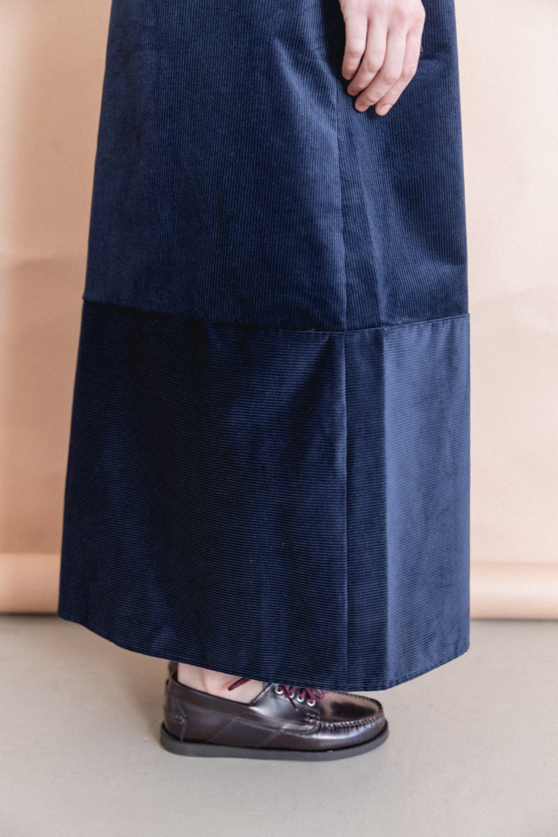 AGATHON DRESS IN NAVY MID WALE CORDUROY