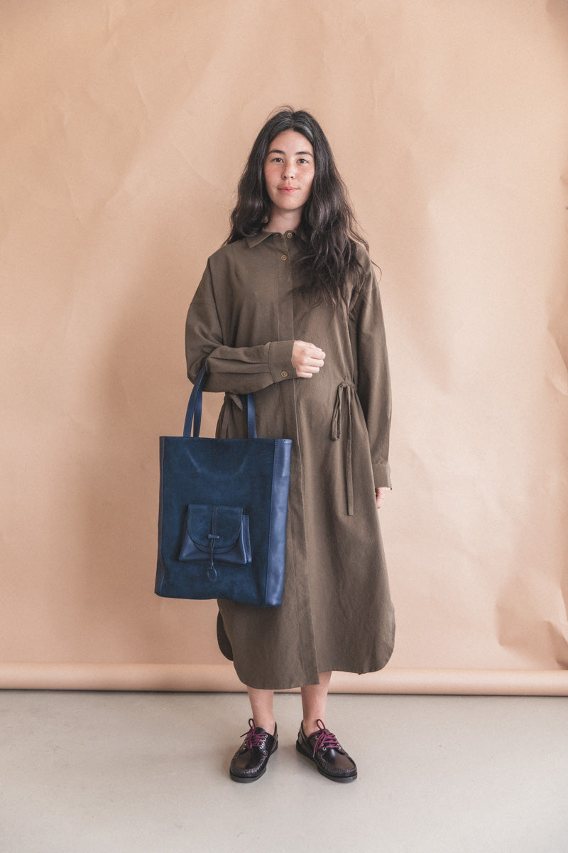 VOADY TOTE IN DARK INDIGO SUEDE AND LEATHER