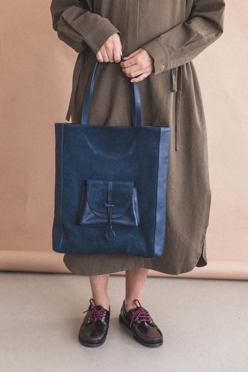 VOADY TOTE IN DARK INDIGO SUEDE AND LEATHER