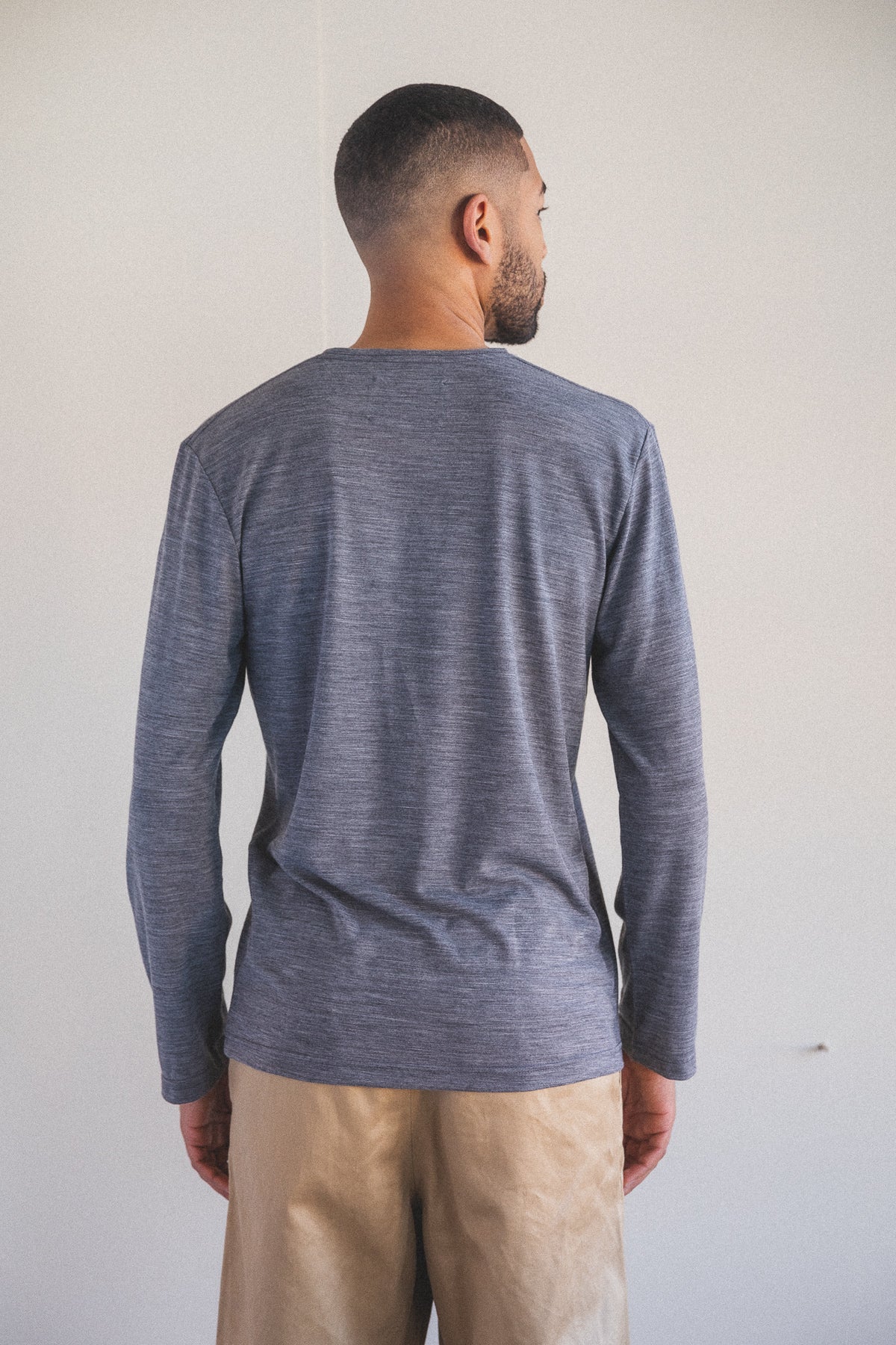 AMP TEE IN GREY MARL